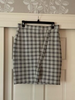 CAbi - Style #5303 - Valentina Grey Checked Pencil Skirt